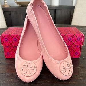 Tory Burch Minnie Travel Ballet Flats in Patent Petunia Pink Leathe